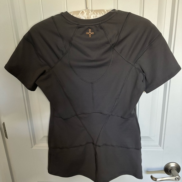 NWOT. Tommy Copper back support tee - Picture 5 of 8